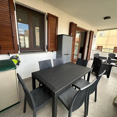 Apartment Gris I Blanca