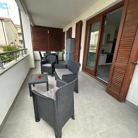 Apartment Gris I Blanca *