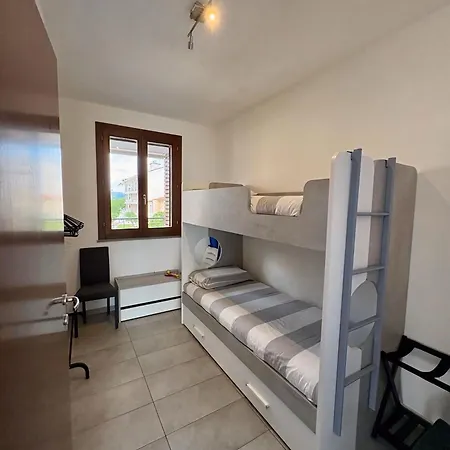 Gris I Blanca Apartment *